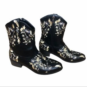 Black Floral Embroidered Booties Size 7.5